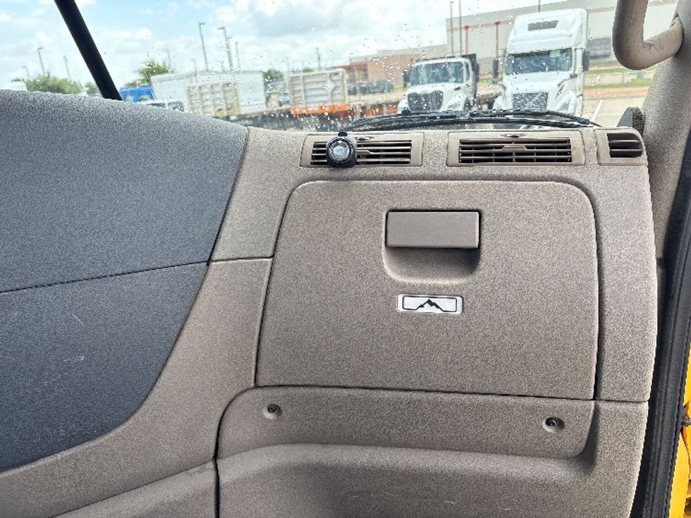 Day Cab Tractor-Heavy Duty Tractors-Freightliner-2020-Cascadia 11364ST-Fort Worth-TX-506,028\n\t\tmiles-$ 31,750 - Image 13