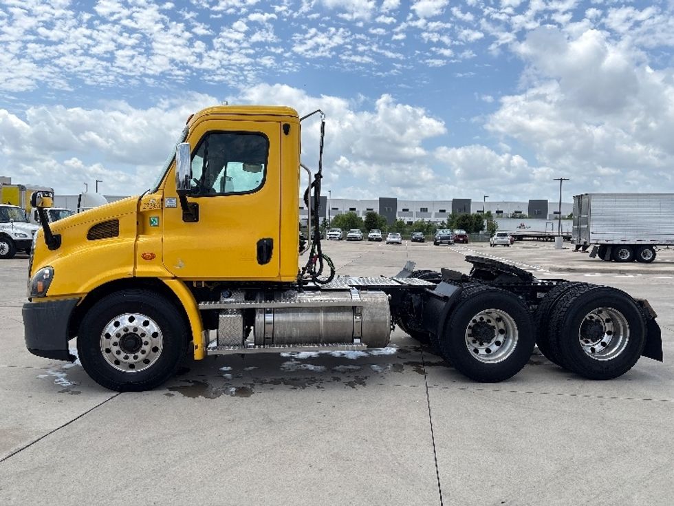 Day Cab Tractor-Heavy Duty Tractors-Freightliner-2020-Cascadia 11364ST-Fort Worth-TX-506,028\n\t\tmiles-$ 31,750 - Image 4