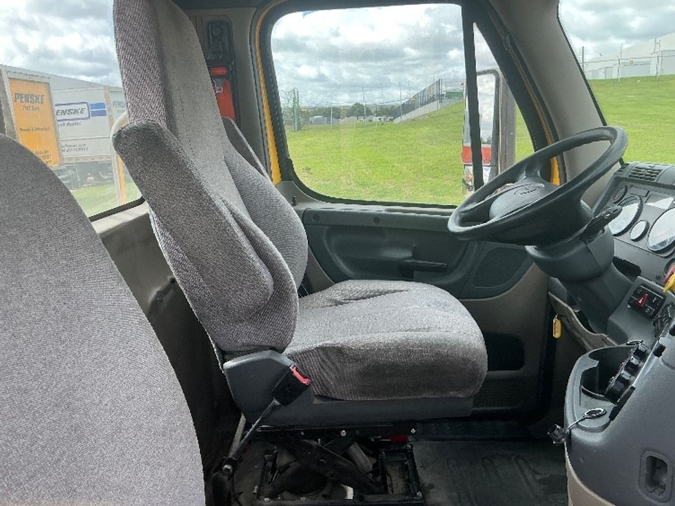 Day Cab Tractor-Heavy Duty Tractors-Freightliner-2020-Cascadia 11364ST-Grand Prairie-TX-536,840\n\t\tmiles-$ 29,000 - Image 14