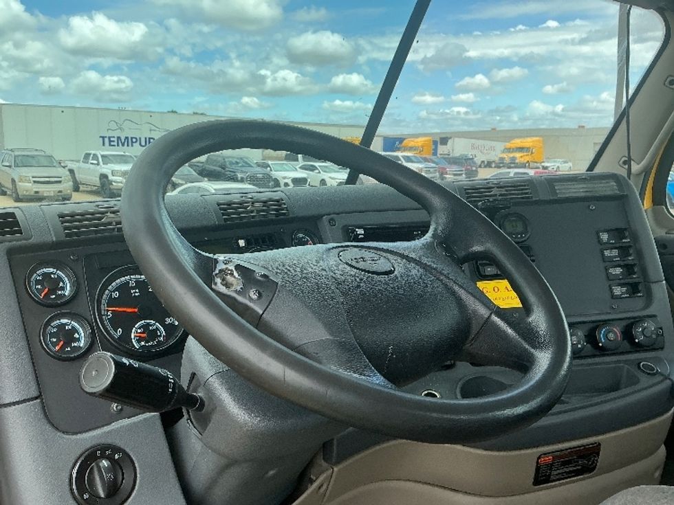 Day Cab Tractor-Heavy Duty Tractors-Freightliner-2020-Cascadia 11364ST-Grand Prairie-TX-536,840\n\t\tmiles-$ 29,000 - Image 7