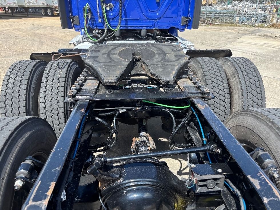 Day Cab Tractor-Heavy Duty Tractors-Freightliner-2020-Cascadia 11364ST-Hammond-LA-370,117\n\t\tmiles-$ 47,750 - Image 6