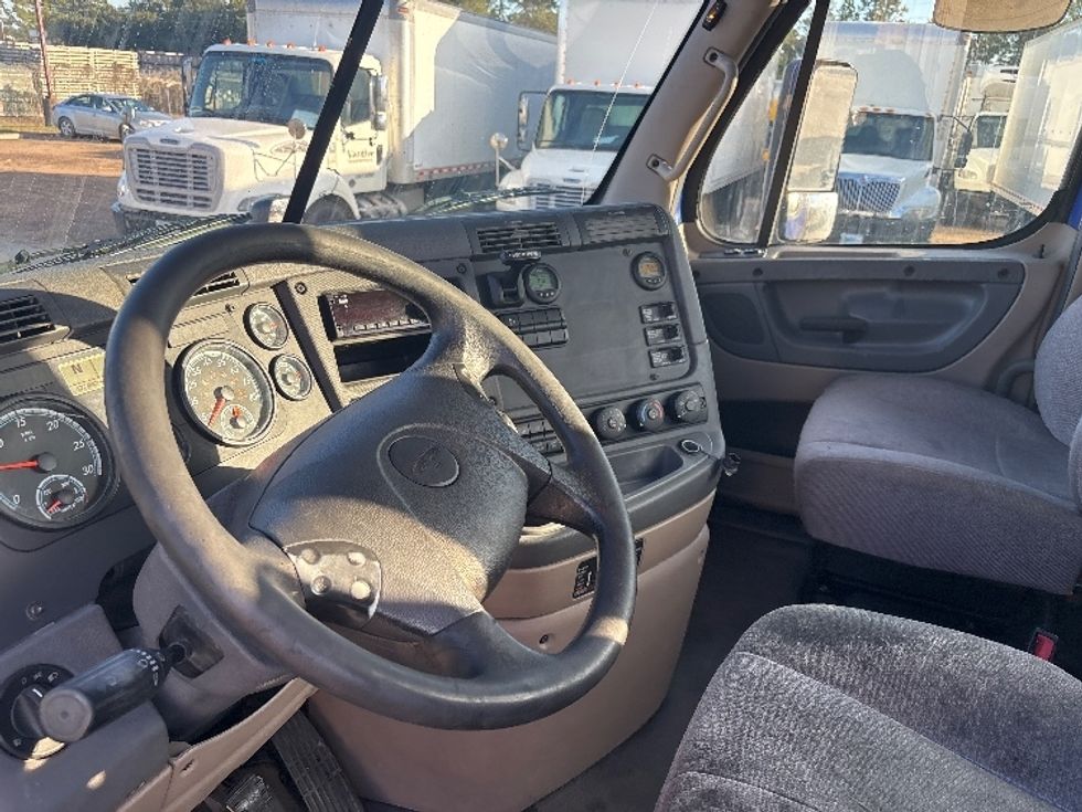Day Cab Tractor-Heavy Duty Tractors-Freightliner-2020-Cascadia 11364ST-Hammond-LA-427,642\n\t\tmiles-$ 44,000 - Image 10