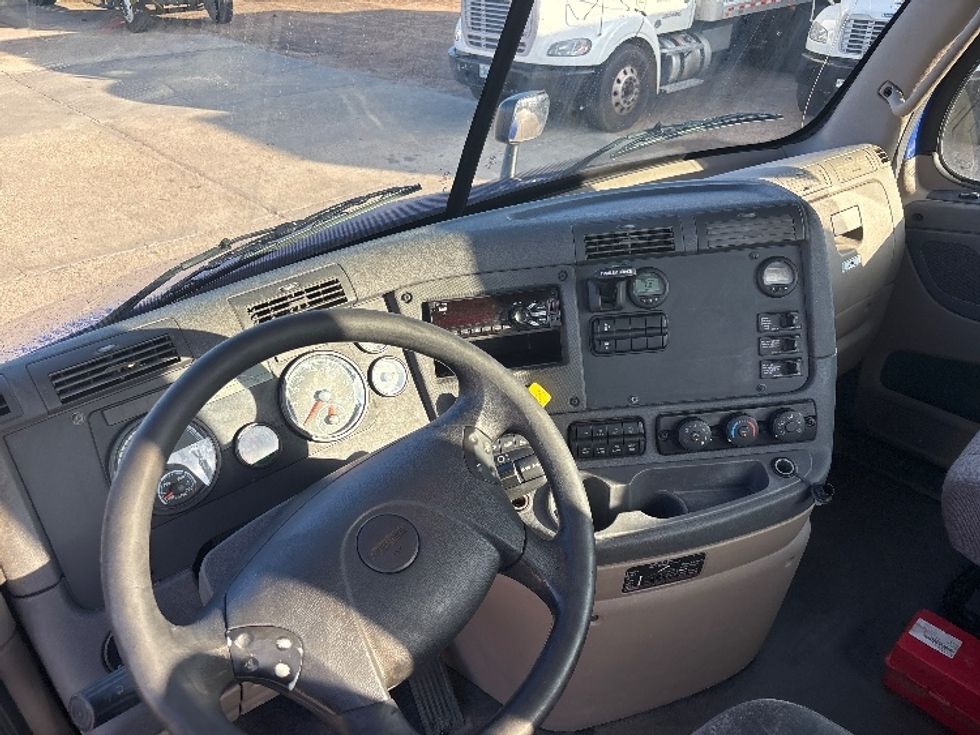 Day Cab Tractor-Heavy Duty Tractors-Freightliner-2020-Cascadia 11364ST-Hammond-LA-427,642\n\t\tmiles-$ 44,000 - Image 11