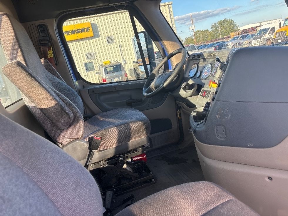 Day Cab Tractor-Heavy Duty Tractors-Freightliner-2020-Cascadia 11364ST-Hammond-LA-427,642\n\t\tmiles-$ 44,000 - Image 13