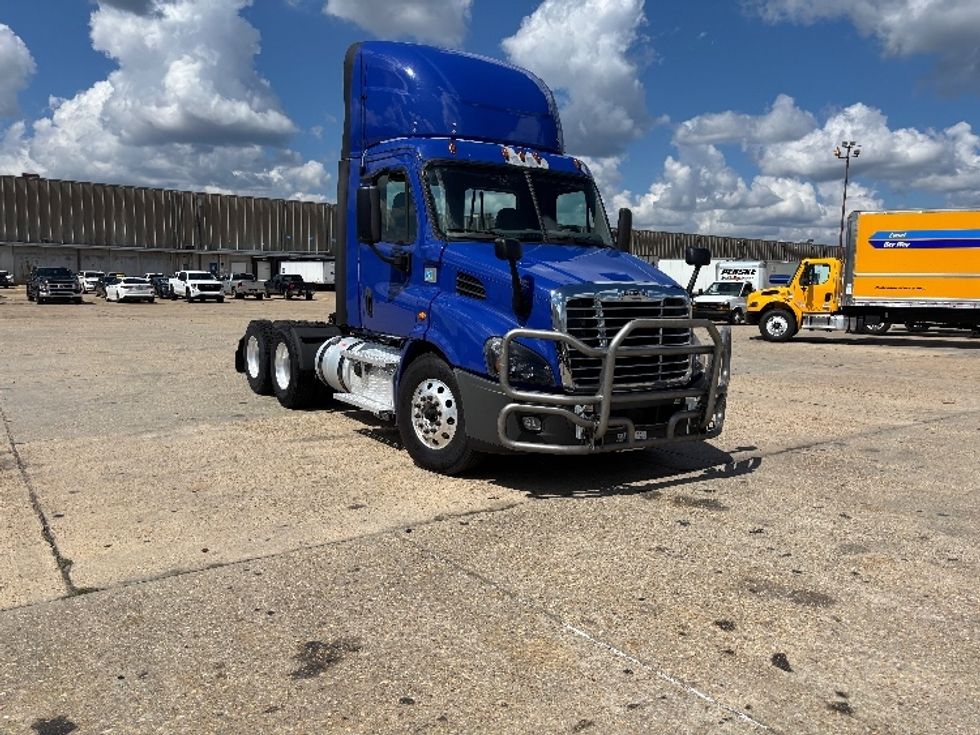 Day Cab Tractor-Heavy Duty Tractors-Freightliner-2020-Cascadia 11364ST-Hammond-LA-470,678\n\t\tmiles-$ 40,250 - Image 1