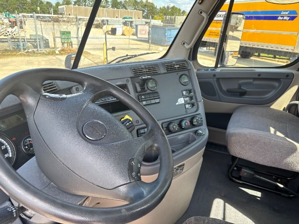 Day Cab Tractor-Heavy Duty Tractors-Freightliner-2020-Cascadia 11364ST-Hammond-LA-470,678\n\t\tmiles-$ 40,250 - Image 10