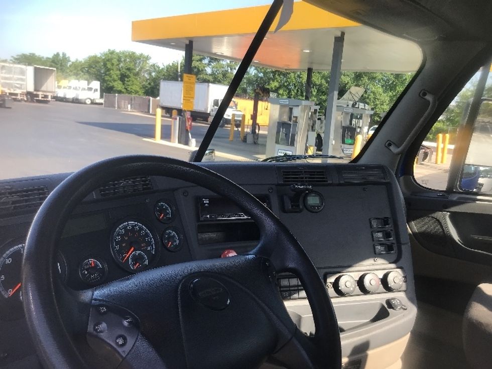 Day Cab Tractor-Heavy Duty Tractors-Freightliner-2020-Cascadia 11364ST-Harrisburg-PA-316,516\n\t\tmiles-$ 47,250 - Image 10