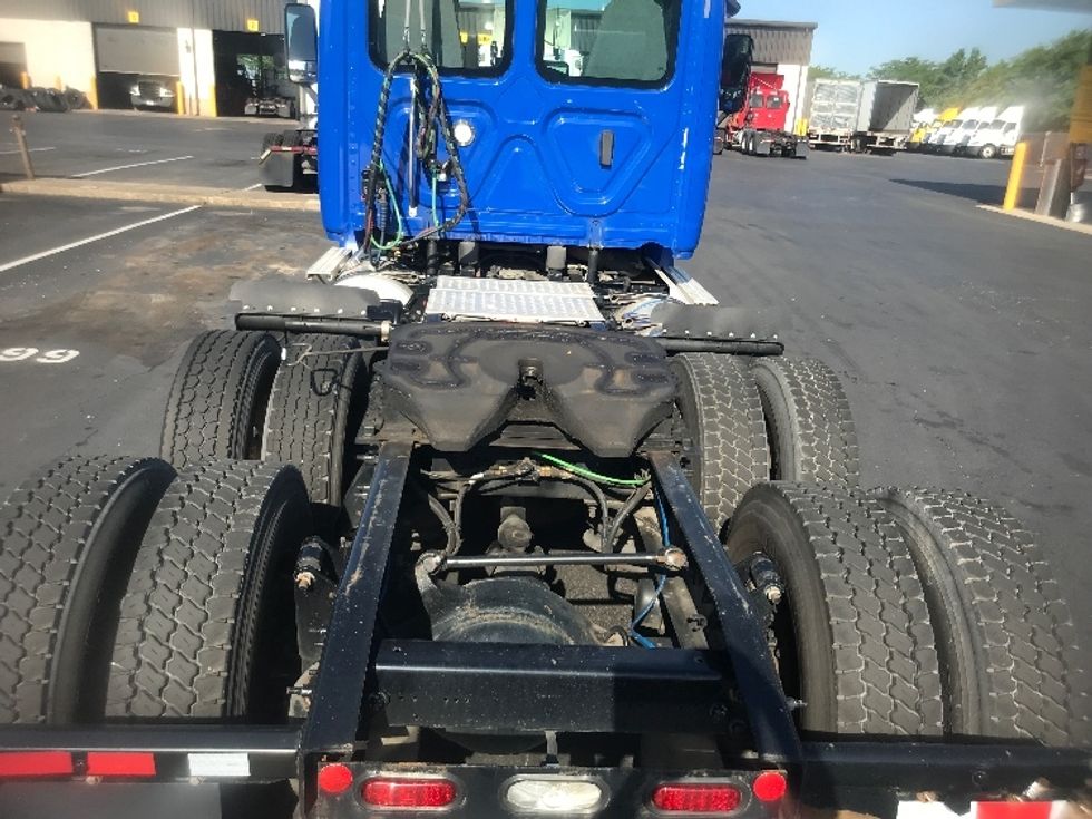 Day Cab Tractor-Heavy Duty Tractors-Freightliner-2020-Cascadia 11364ST-Harrisburg-PA-316,516\n\t\tmiles-$ 47,250 - Image 6