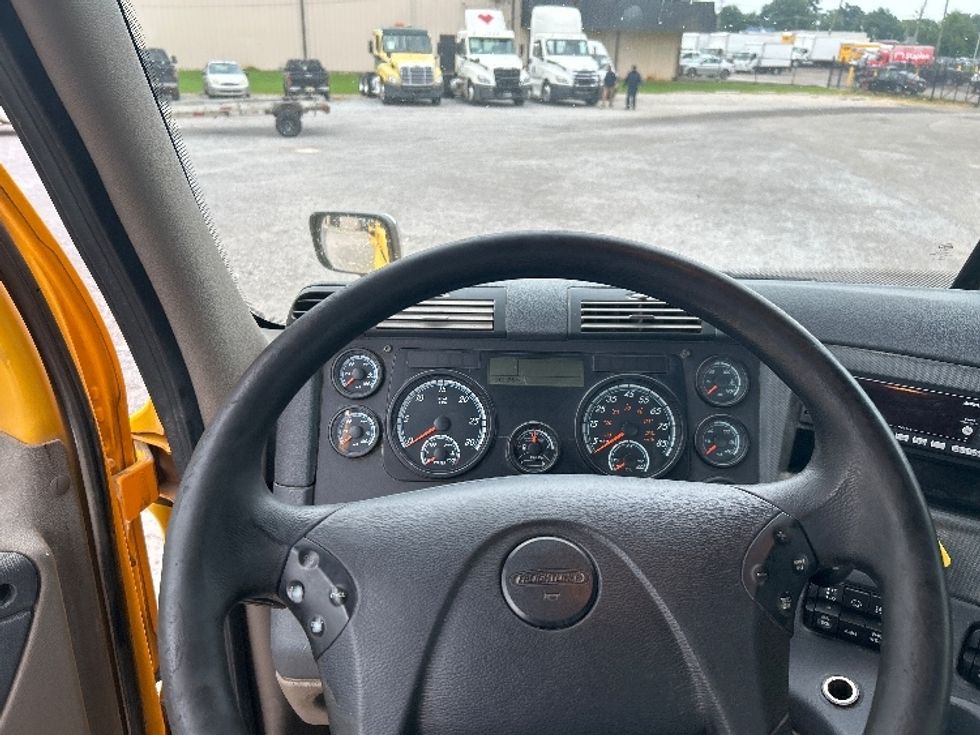 Day Cab Tractor-Heavy Duty Tractors-Freightliner-2020-Cascadia 11364ST-Hueytown-AL-441,880\n\t\tmiles-$ 35,500 - Image 11