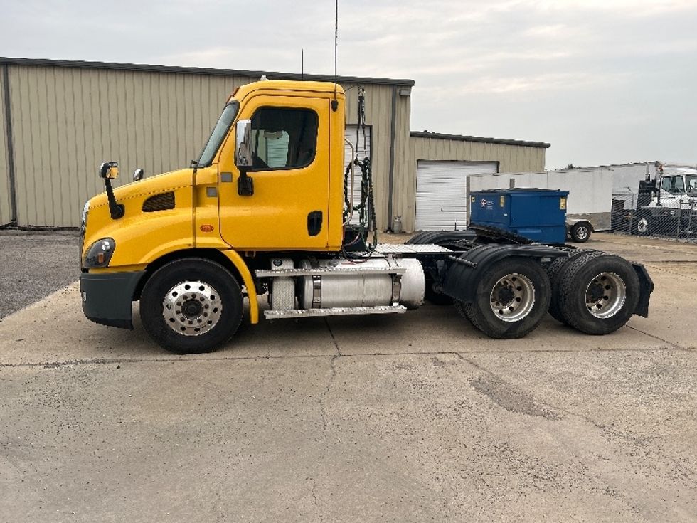 Day Cab Tractor-Heavy Duty Tractors-Freightliner-2020-Cascadia 11364ST-Hueytown-AL-441,880\n\t\tmiles-$ 35,500 - Image 4