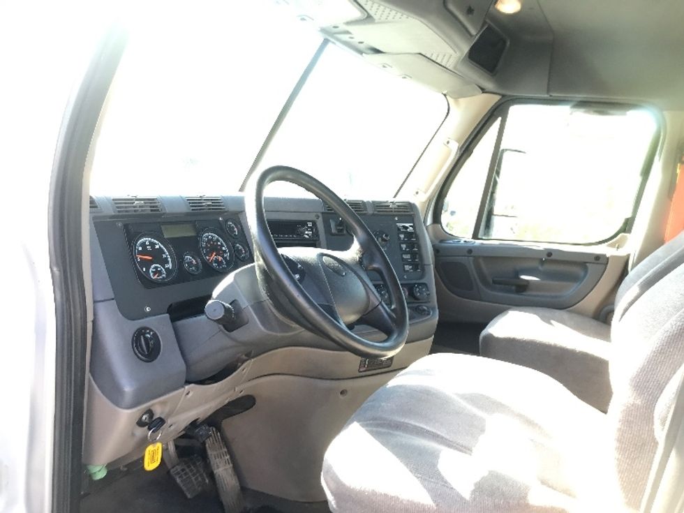 Day Cab Tractor-Heavy Duty Tractors-Freightliner-2020-Cascadia 11364ST-Jessup-PA-547,678\n\t\tmiles-$ 37,500 - Image 10