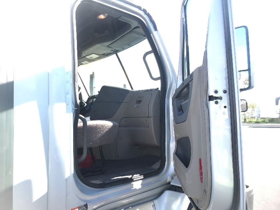 Day Cab Tractor-Heavy Duty Tractors-Freightliner-2020-Cascadia 11364ST-Jessup-PA-547,678\n\t\tmiles-$ 37,500 - Image 12