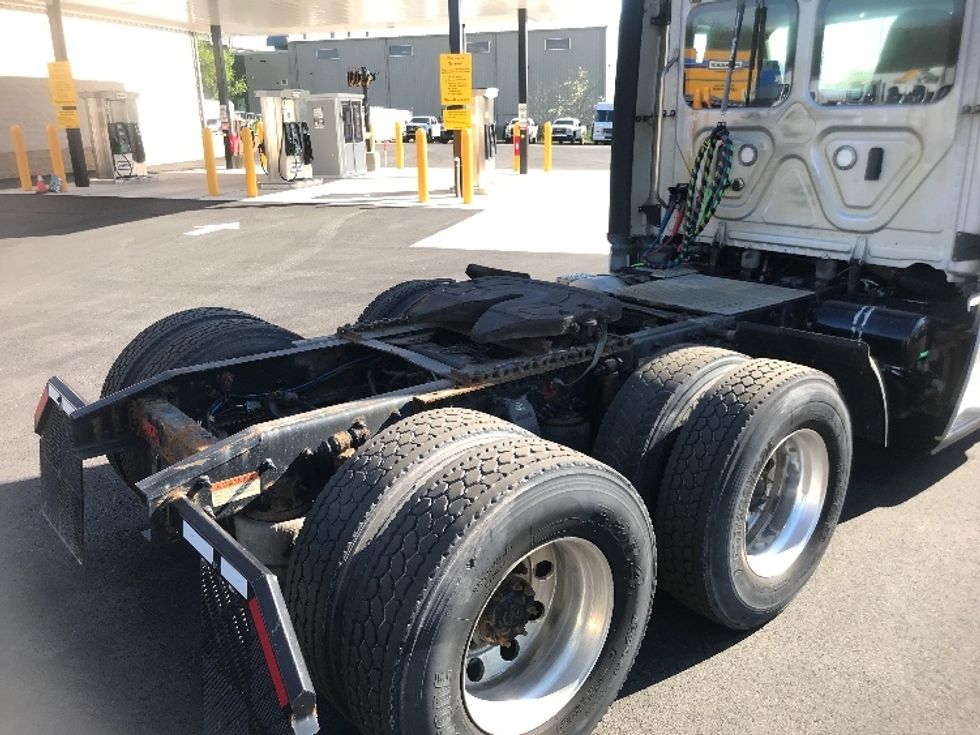 Day Cab Tractor-Heavy Duty Tractors-Freightliner-2020-Cascadia 11364ST-Jessup-PA-547,678\n\t\tmiles-$ 37,500 - Image 18