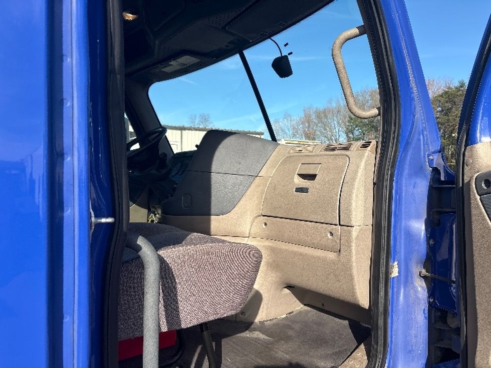 Day Cab Tractor-Heavy Duty Tractors-Freightliner-2020-Cascadia 11364ST-Mebane-NC-339,771\n\t\tmiles-$ 48,000 - Image 11