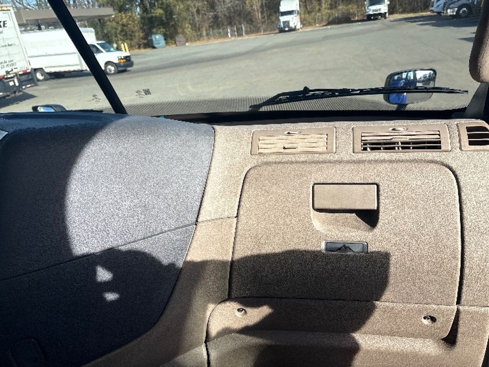 Day Cab Tractor-Heavy Duty Tractors-Freightliner-2020-Cascadia 11364ST-Mebane-NC-339,771\n\t\tmiles-$ 48,000 - Image 12