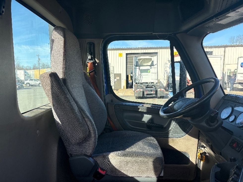 Day Cab Tractor-Heavy Duty Tractors-Freightliner-2020-Cascadia 11364ST-Mebane-NC-339,771\n\t\tmiles-$ 48,000 - Image 13