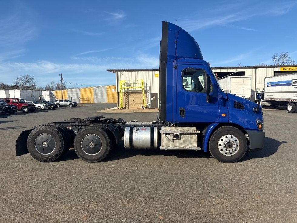Day Cab Tractor-Heavy Duty Tractors-Freightliner-2020-Cascadia 11364ST-Mebane-NC-339,771\n\t\tmiles-$ 48,000 - Image 8