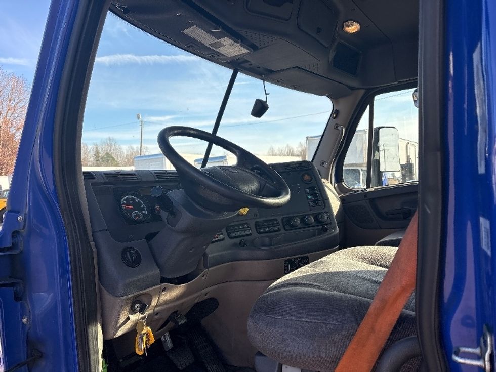 Day Cab Tractor-Heavy Duty Tractors-Freightliner-2020-Cascadia 11364ST-Mebane-NC-339,771\n\t\tmiles-$ 48,000 - Image 9
