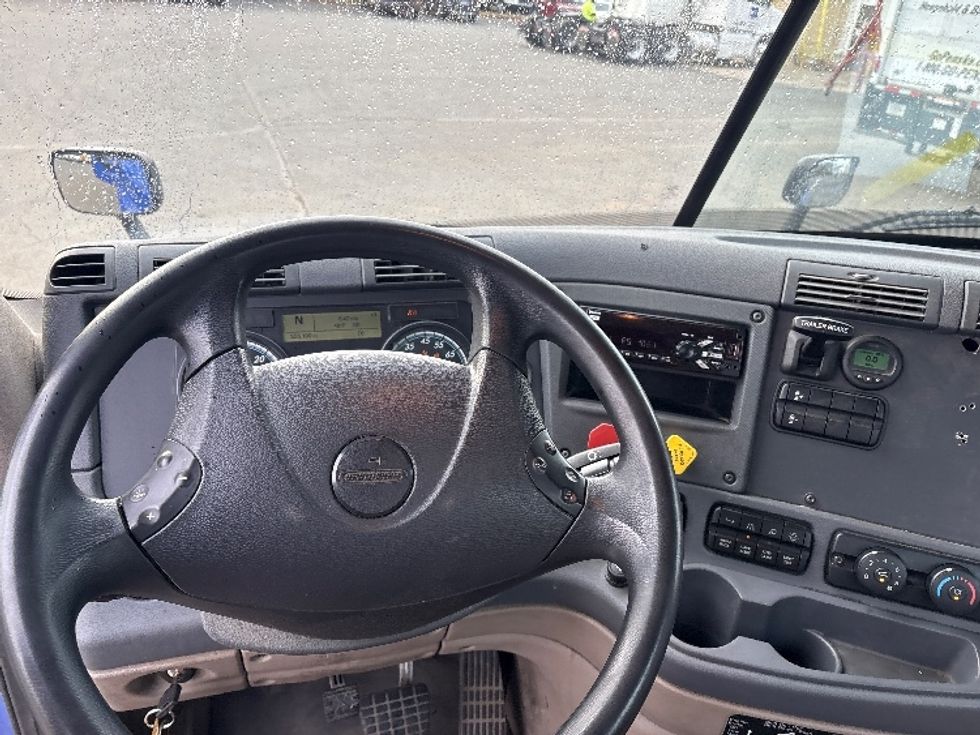 Day Cab Tractor-Heavy Duty Tractors-Freightliner-2020-Cascadia 11364ST-Mebane-NC-352,954\n\t\tmiles-$ 47,250 - Image 11