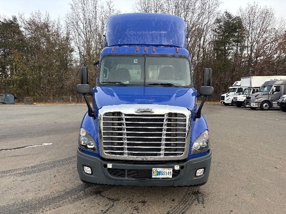 Day Cab Tractor-Heavy Duty Tractors-Freightliner-2020-Cascadia 11364ST-Mebane-NC-352,954\n\t\tmiles-$ 47,250 - Image 2