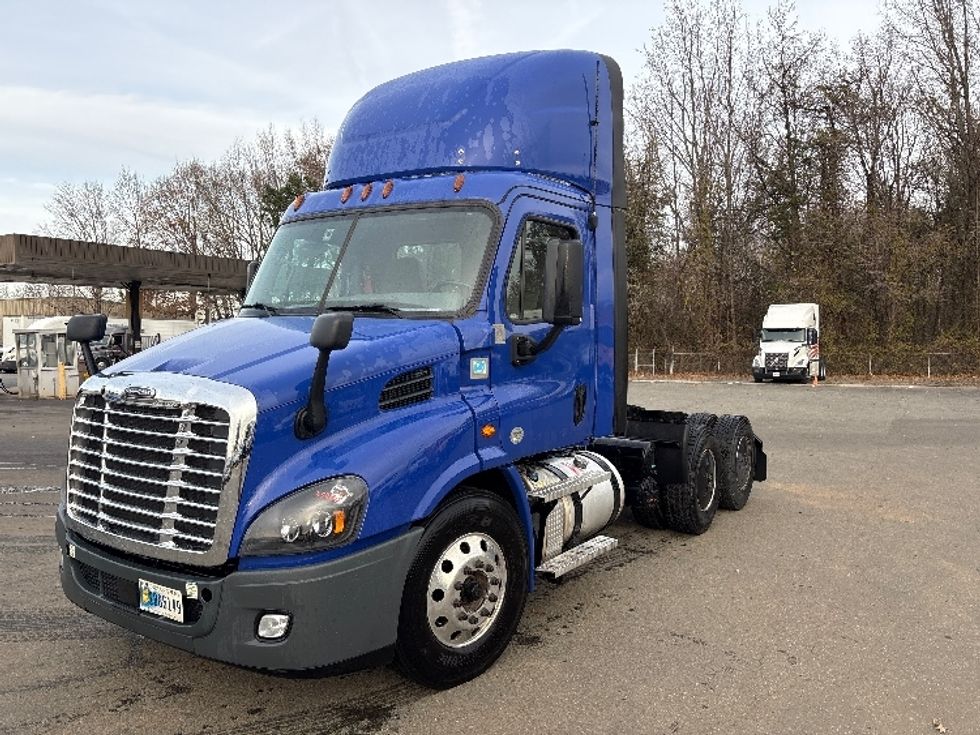 Day Cab Tractor-Heavy Duty Tractors-Freightliner-2020-Cascadia 11364ST-Mebane-NC-352,954\n\t\tmiles-$ 47,250 - Image 3