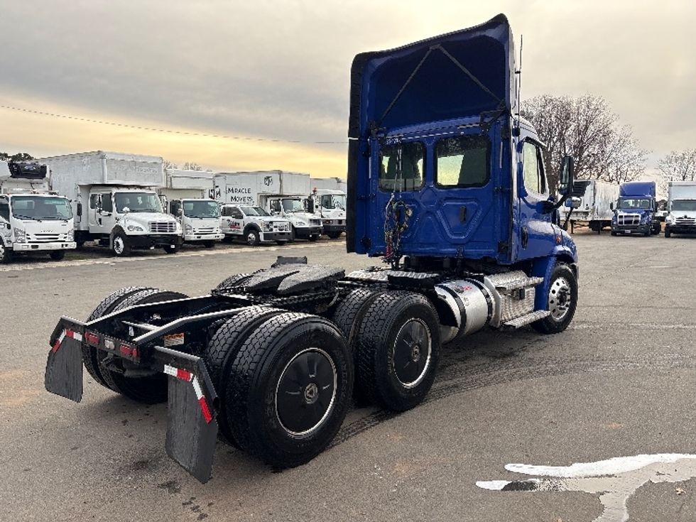 Day Cab Tractor-Heavy Duty Tractors-Freightliner-2020-Cascadia 11364ST-Mebane-NC-352,954\n\t\tmiles-$ 47,250 - Image 7