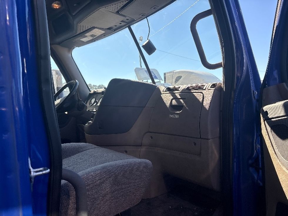 Day Cab Tractor-Heavy Duty Tractors-Freightliner-2020-Cascadia 11364ST-Mebane-NC-358,229\n\t\tmiles-$ 47,000 - Image 12