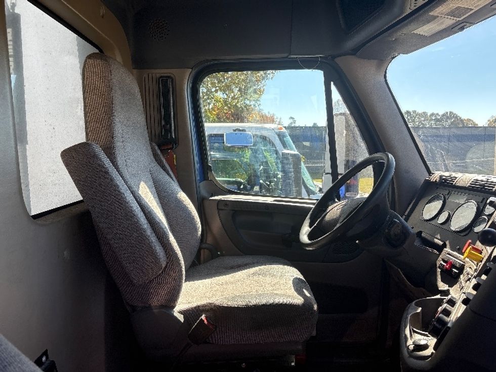 Day Cab Tractor-Heavy Duty Tractors-Freightliner-2020-Cascadia 11364ST-Mebane-NC-358,229\n\t\tmiles-$ 47,000 - Image 14