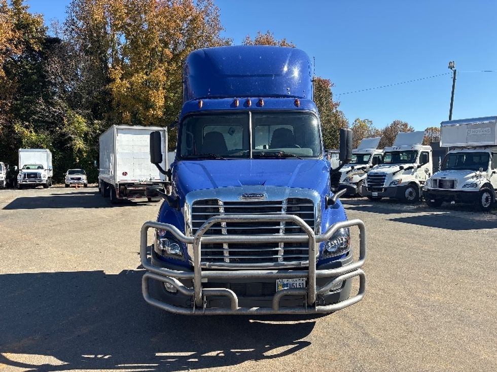 Day Cab Tractor-Heavy Duty Tractors-Freightliner-2020-Cascadia 11364ST-Mebane-NC-358,229\n\t\tmiles-$ 47,000 - Image 2