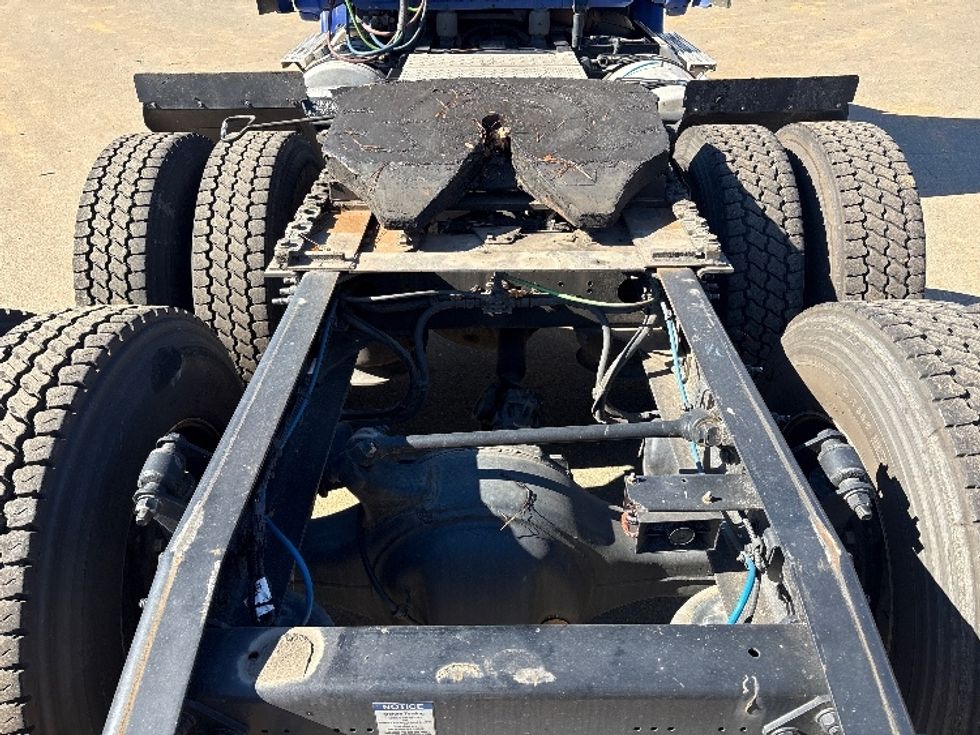 Day Cab Tractor-Heavy Duty Tractors-Freightliner-2020-Cascadia 11364ST-Mebane-NC-358,229\n\t\tmiles-$ 47,000 - Image 6