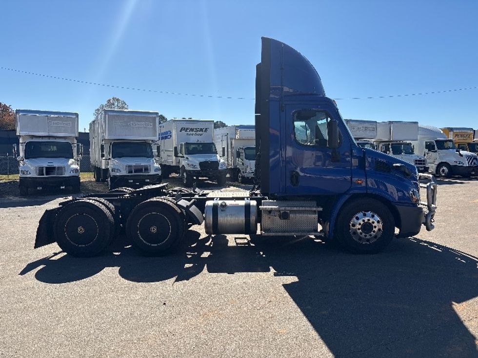Day Cab Tractor-Heavy Duty Tractors-Freightliner-2020-Cascadia 11364ST-Mebane-NC-358,229\n\t\tmiles-$ 47,000 - Image 8