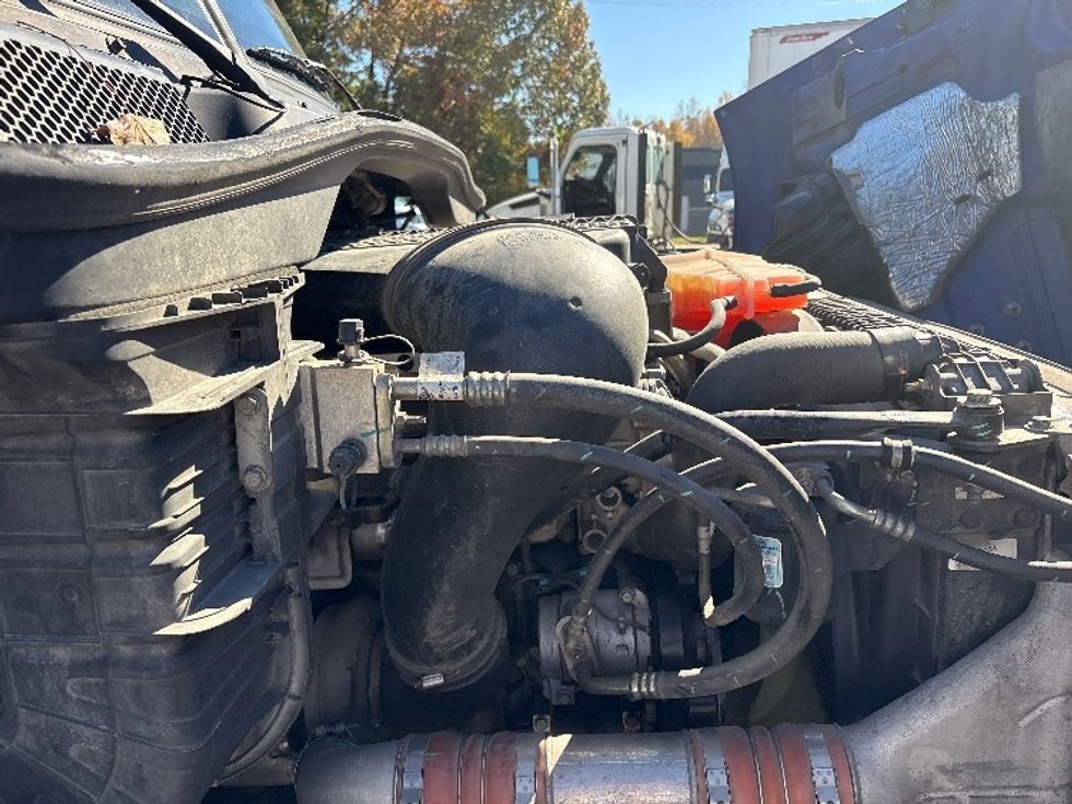 Day Cab Tractor-Heavy Duty Tractors-Freightliner-2020-Cascadia 11364ST-Mebane-NC-392,096\n\t\tmiles-$ 45,250 - Image 15