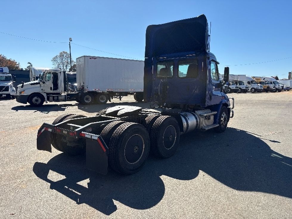 Day Cab Tractor-Heavy Duty Tractors-Freightliner-2020-Cascadia 11364ST-Mebane-NC-392,096\n\t\tmiles-$ 45,250 - Image 7