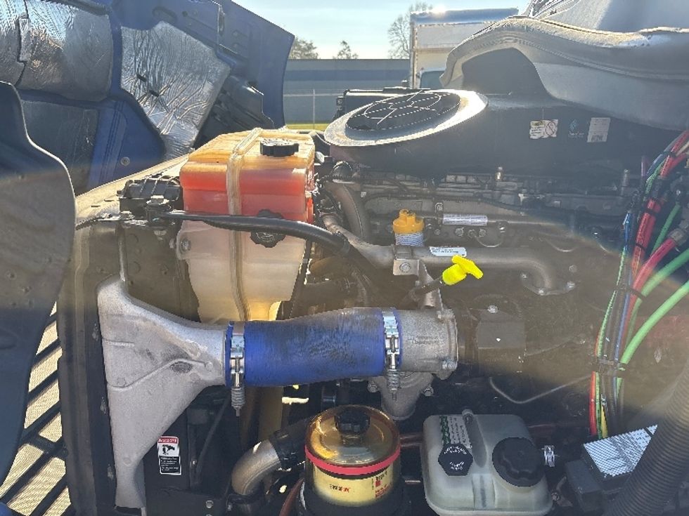 Day Cab Tractor-Heavy Duty Tractors-Freightliner-2020-Cascadia 11364ST-Mebane-NC-441,000\n\t\tmiles-$ 41,750 - Image 16