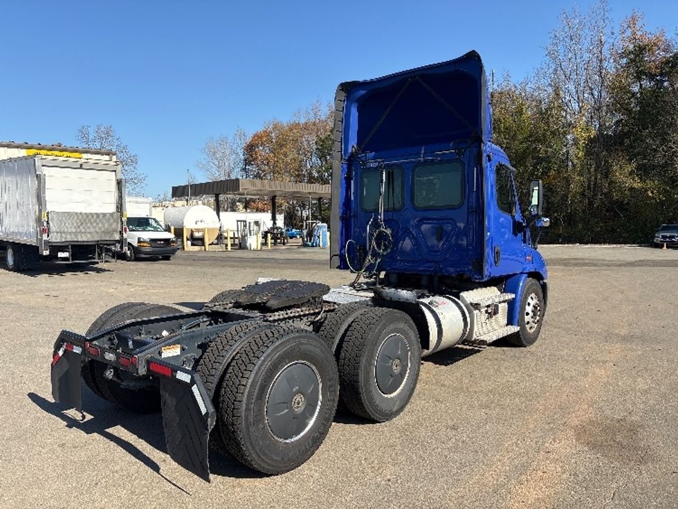 Day Cab Tractor-Heavy Duty Tractors-Freightliner-2020-Cascadia 11364ST-Mebane-NC-441,000\n\t\tmiles-$ 41,750 - Image 7