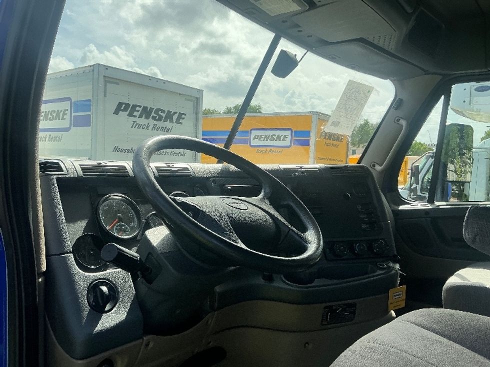 Day Cab Tractor-Heavy Duty Tractors-Freightliner-2020-Cascadia 11364ST-Medley-FL-374,864\n\t\tmiles-$ 47,250 - Image 10