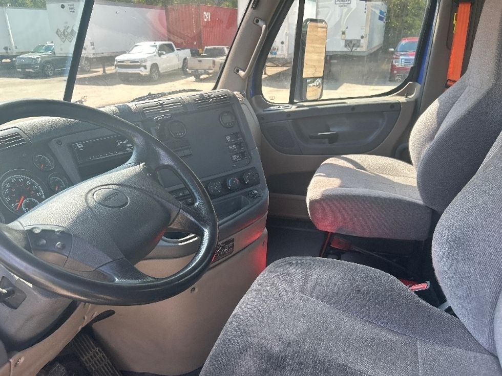 Day Cab Tractor-Heavy Duty Tractors-Freightliner-2020-Cascadia 11364ST-Memphis-TN-243,087\n\t\tmiles-$ 54,750 - Image 10