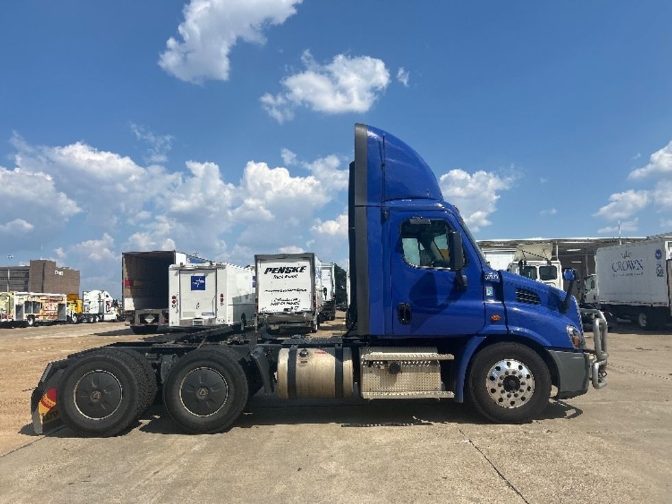 Day Cab Tractor-Heavy Duty Tractors-Freightliner-2020-Cascadia 11364ST-Memphis-TN-243,087\n\t\tmiles-$ 54,750 - Image 8