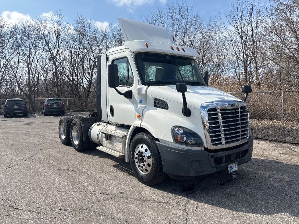 Day Cab Tractor-Heavy Duty Tractors-Freightliner-2020-Cascadia 11364ST-Middlefield-OH-258,938\n\t\tmiles-$ 47,500 - Image 1