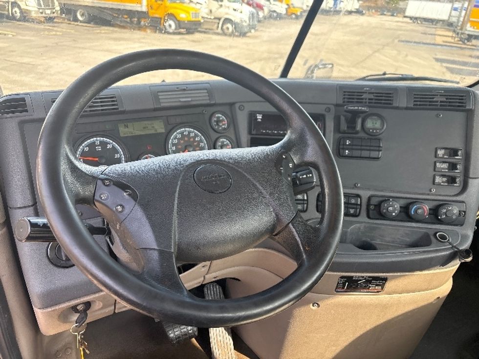 Day Cab Tractor-Heavy Duty Tractors-Freightliner-2020-Cascadia 11364ST-Middlefield-OH-258,938\n\t\tmiles-$ 47,500 - Image 11