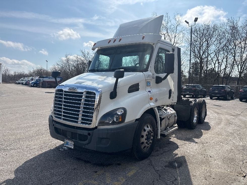 Day Cab Tractor-Heavy Duty Tractors-Freightliner-2020-Cascadia 11364ST-Middlefield-OH-258,938\n\t\tmiles-$ 47,500 - Image 3