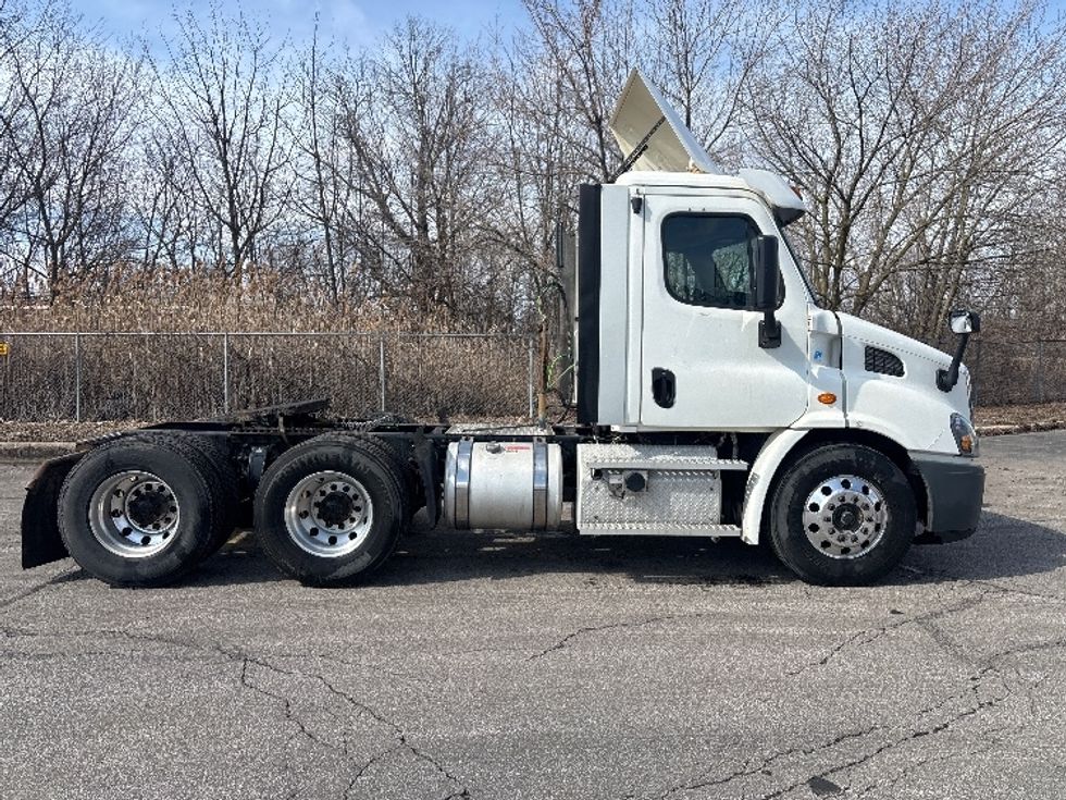 Day Cab Tractor-Heavy Duty Tractors-Freightliner-2020-Cascadia 11364ST-Middlefield-OH-258,938\n\t\tmiles-$ 47,500 - Image 8