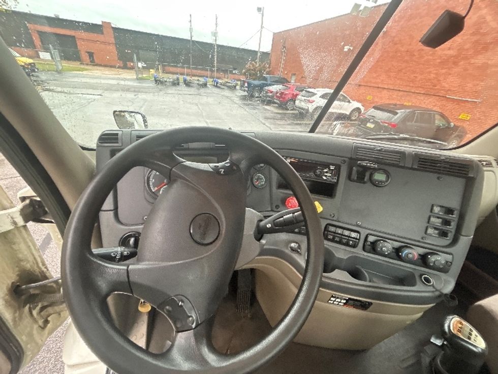 Day Cab Tractor-Heavy Duty Tractors-Freightliner-2020-Cascadia 11364ST-Middlefield-OH-323,897\n\t\tmiles-$ 44,000 - Image 11