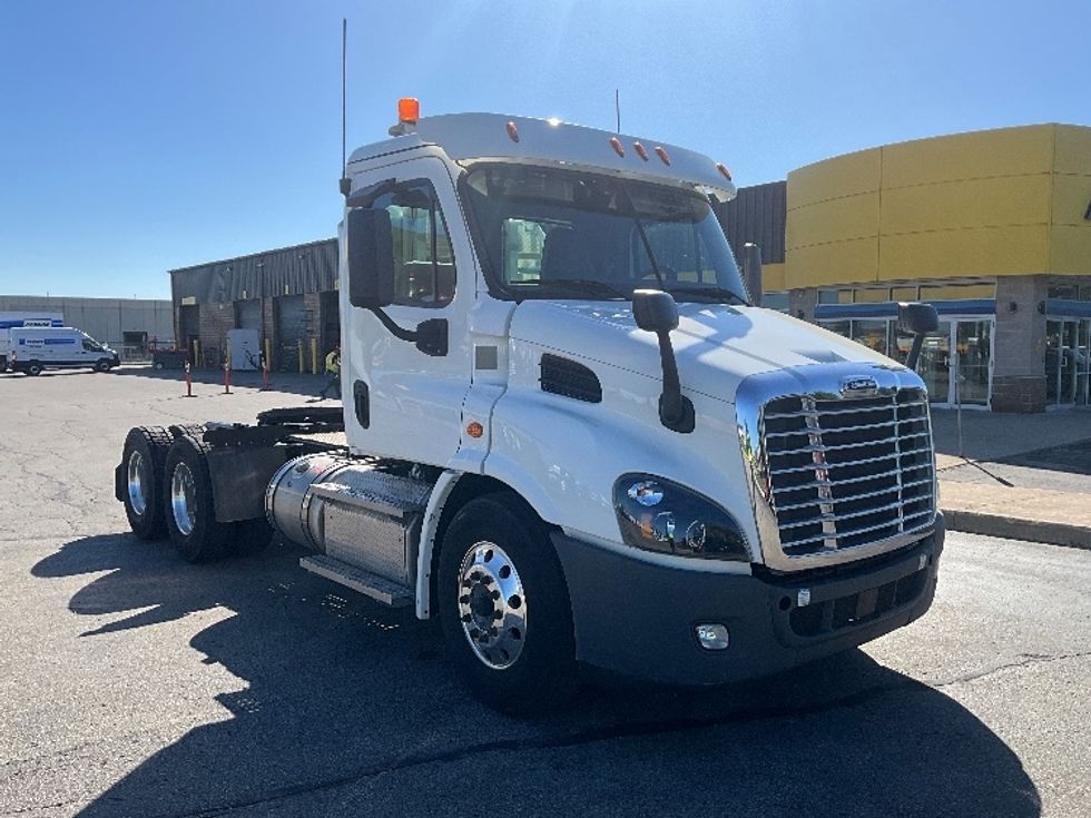 Day Cab Tractor-Heavy Duty Tractors-Freightliner-2020-Cascadia 11364ST-Mississauga-ON-81,283\n\t\tkm-$ 88,500 - Image 1