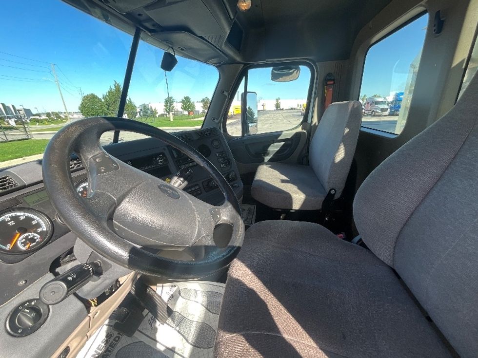 Day Cab Tractor-Heavy Duty Tractors-Freightliner-2020-Cascadia 11364ST-Mississauga-ON-81,283\n\t\tkm-$ 88,500 - Image 10