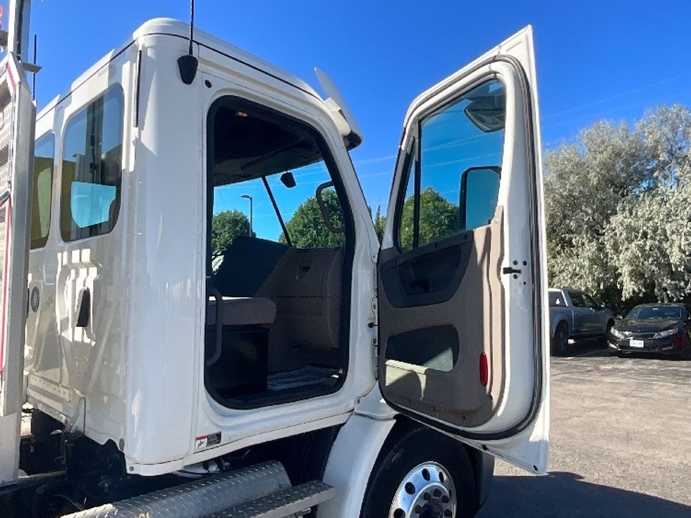 Day Cab Tractor-Heavy Duty Tractors-Freightliner-2020-Cascadia 11364ST-Mississauga-ON-81,283\n\t\tkm-$ 88,500 - Image 12