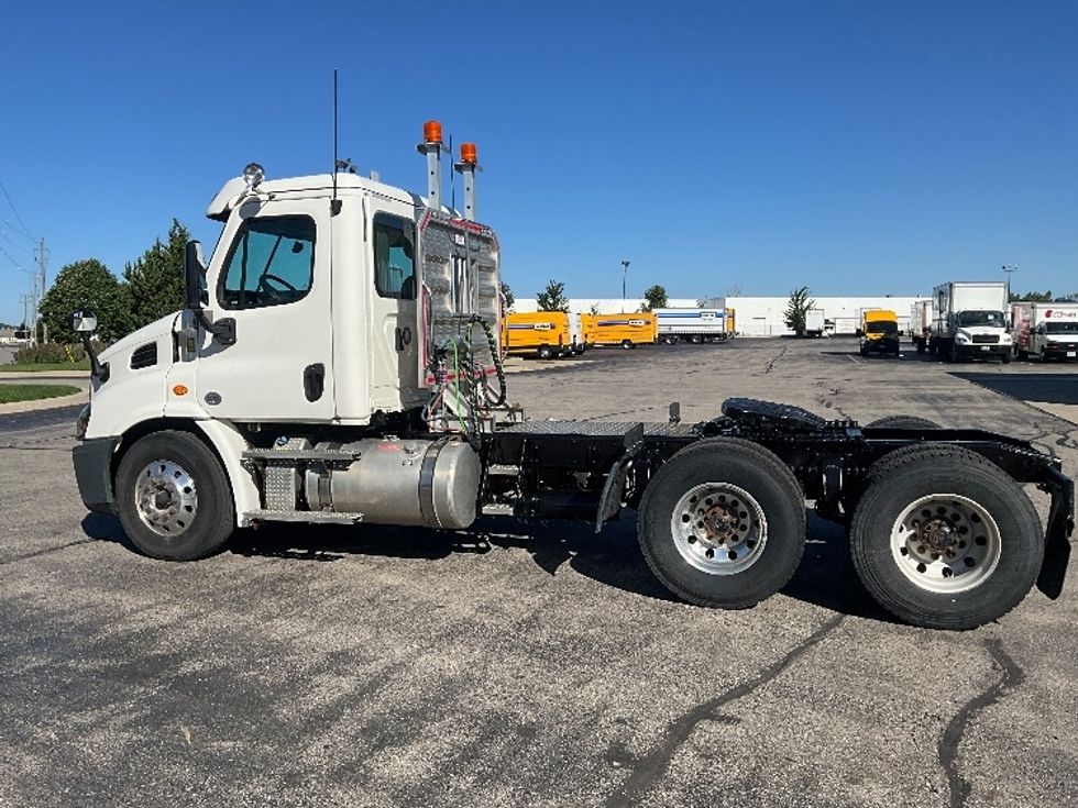 Day Cab Tractor-Heavy Duty Tractors-Freightliner-2020-Cascadia 11364ST-Mississauga-ON-81,283\n\t\tkm-$ 88,500 - Image 4
