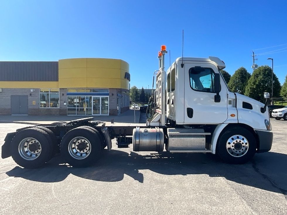Day Cab Tractor-Heavy Duty Tractors-Freightliner-2020-Cascadia 11364ST-Mississauga-ON-81,283\n\t\tkm-$ 88,500 - Image 8