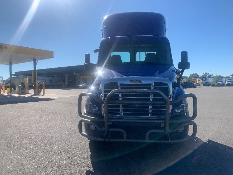 Day Cab Tractor-Heavy Duty Tractors-Freightliner-2020-Cascadia 11364ST-Ocala-FL-152,836\n\t\tmiles-$ 52,500 - Image 2