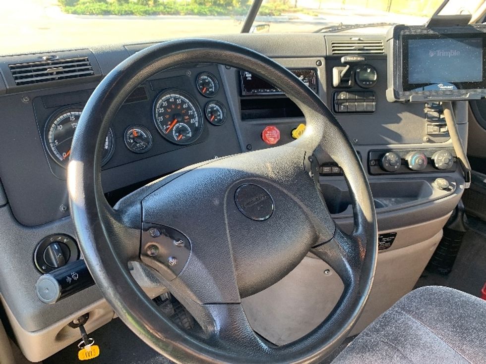 Day Cab Tractor-Heavy Duty Tractors-Freightliner-2020-Cascadia 11364ST-Ocala-FL-334,442\n\t\tmiles-$ 48,500 - Image 10